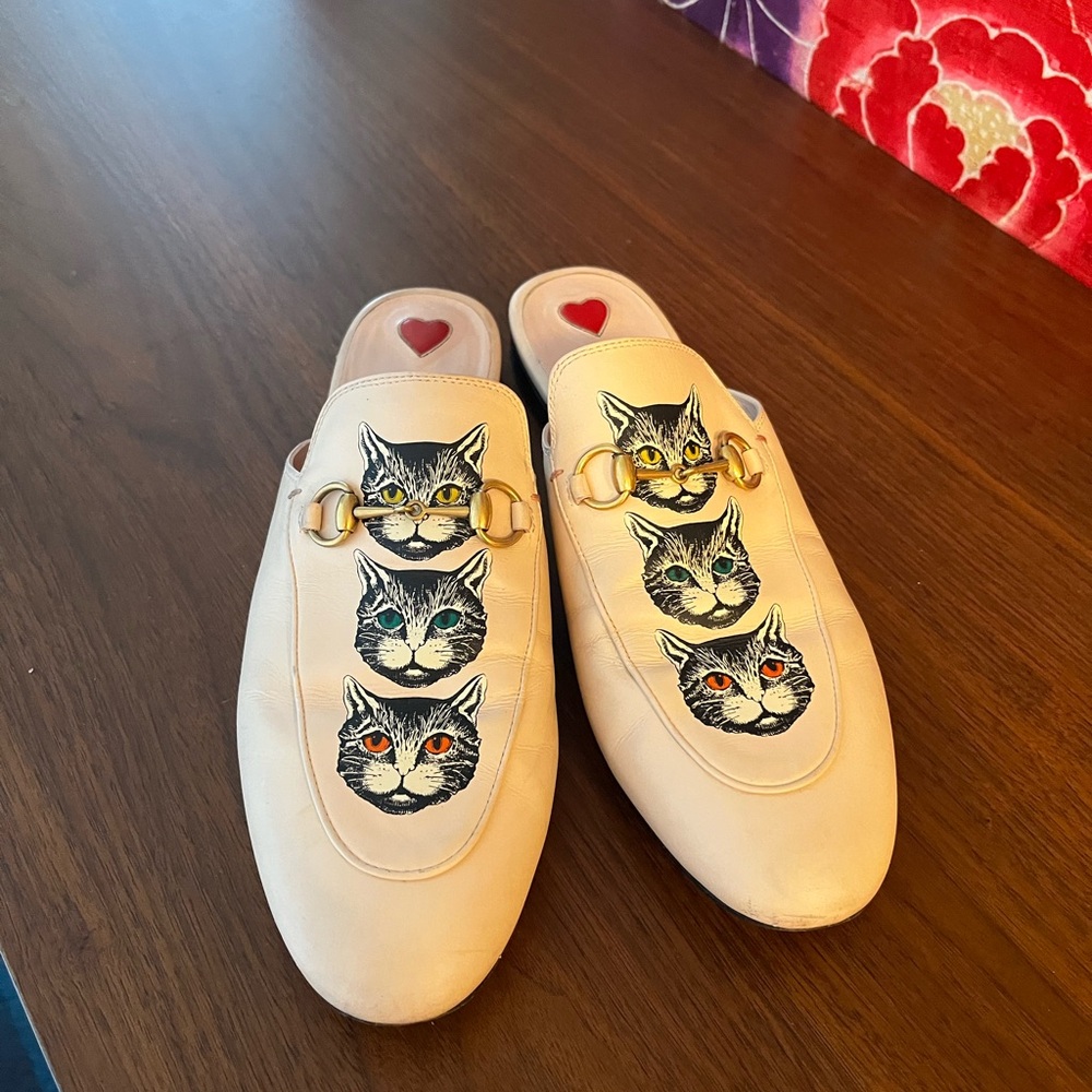 Gucci Princetown Mules in ballet slipper pink with Mystic Cat print
